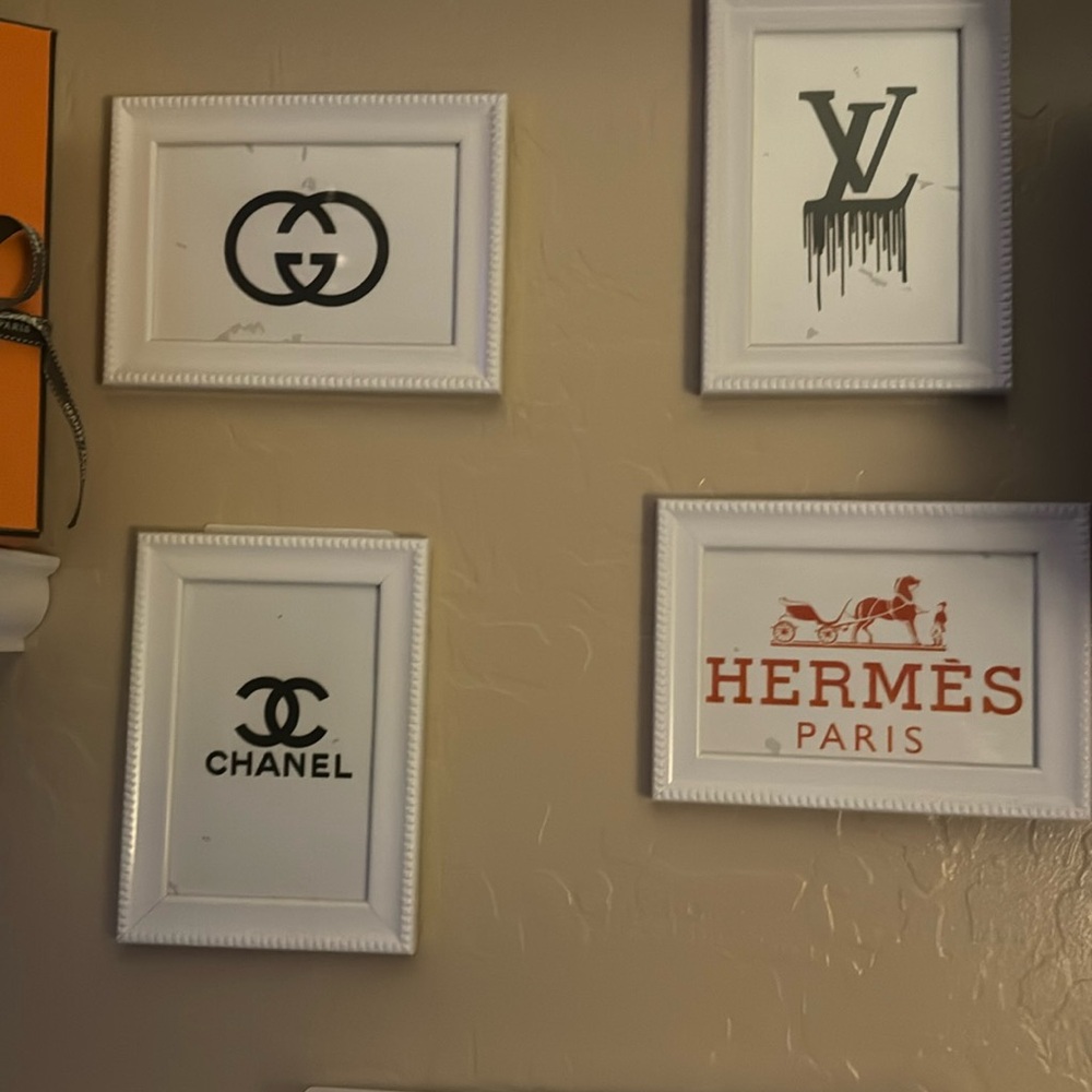 Decorative Frames w/Photos (pictured)